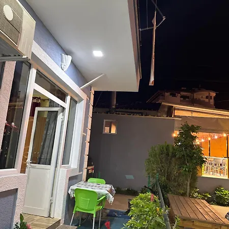 公寓 Mikaela House *